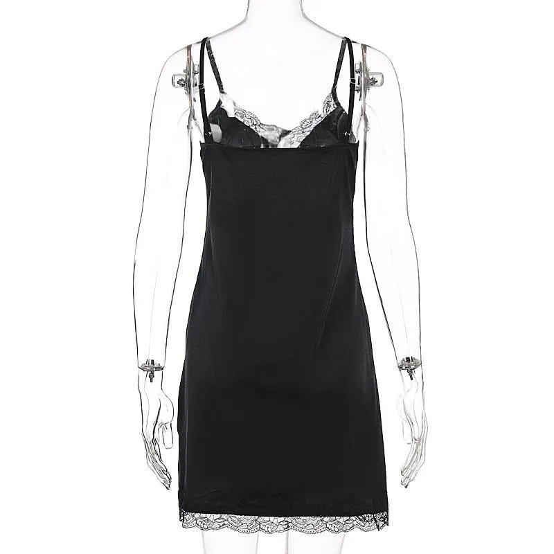 Hugcitar Sleeveless Lace Patchwork V-Neck Sexy Slip Mini Slip Dress