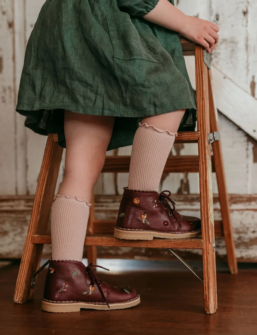 Scallop Boot Birds - Plum