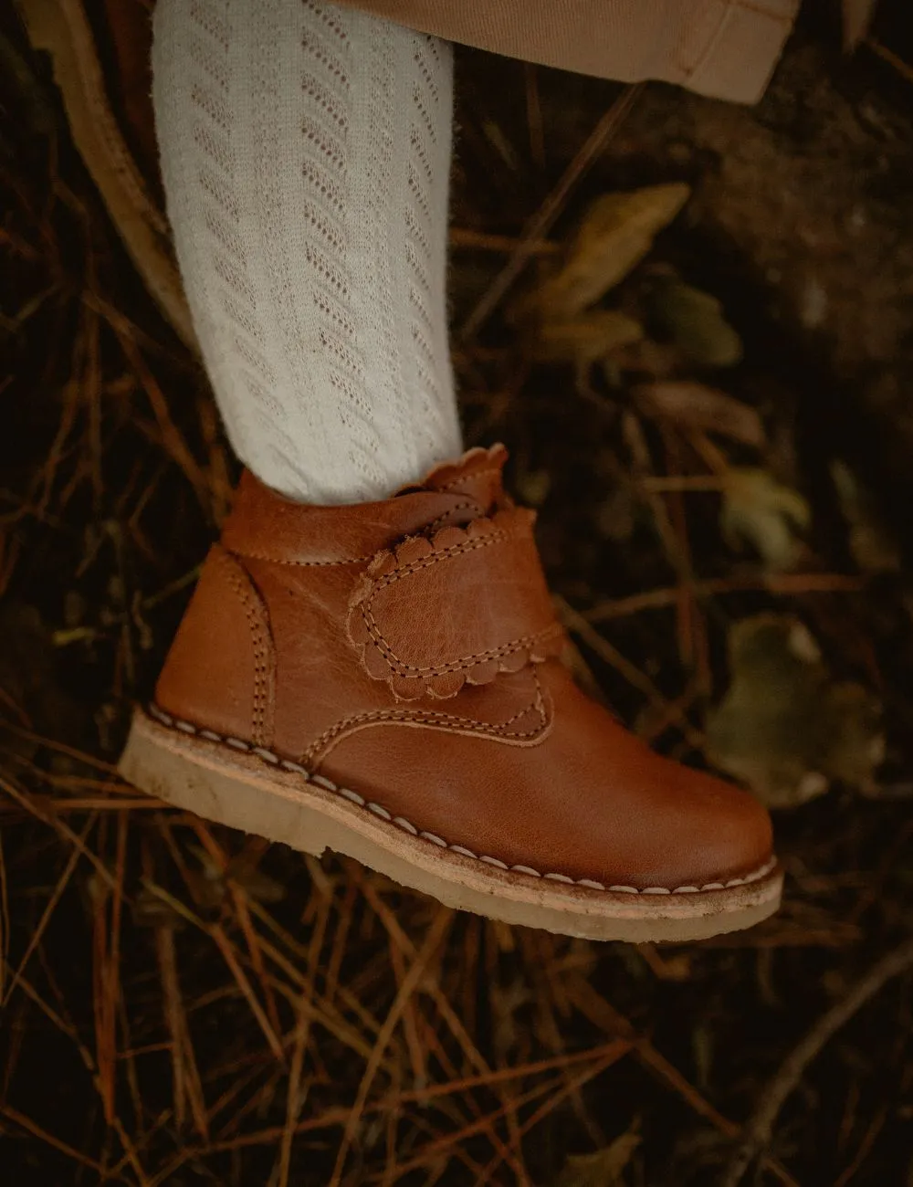 Scallop Velcro Boot - Cognac