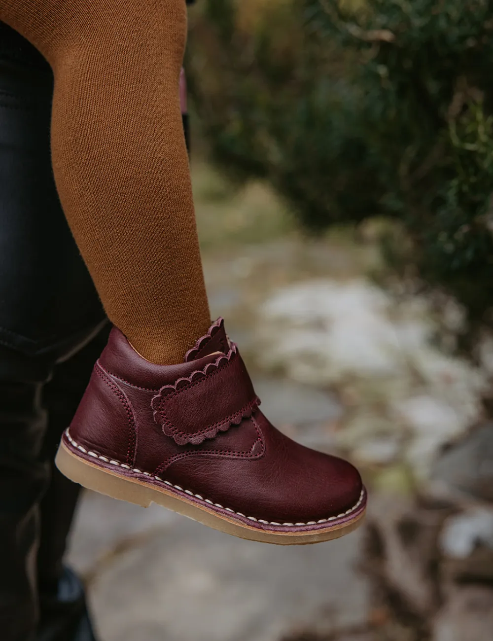 Scallop Velcro Boot - Plum