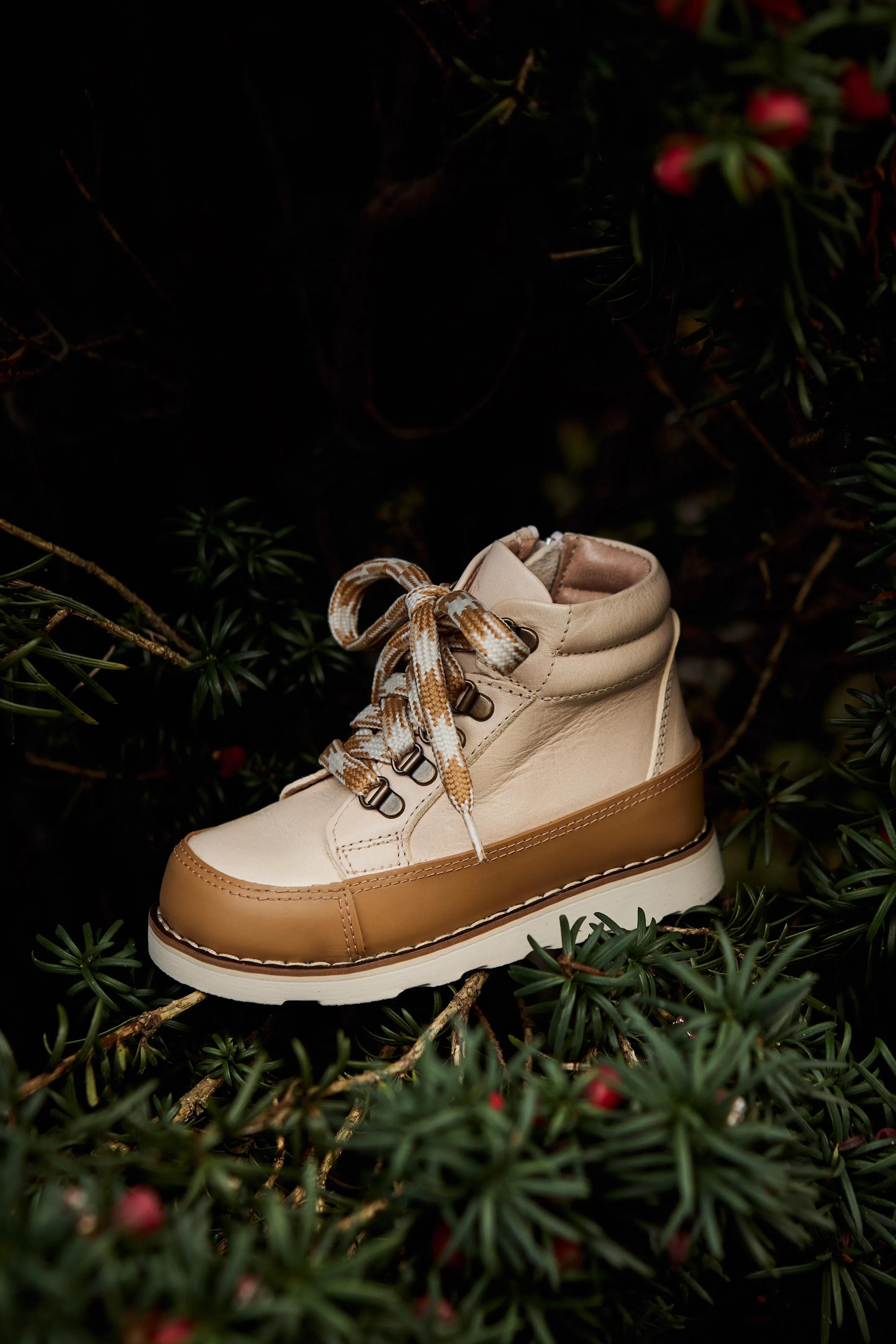 Trek Boot - Cream